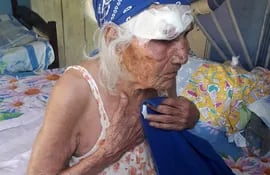 Doña Lucía, la abuelita de 90 años que necesita de cuidados en Puerto Pinasco.