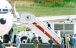 alfredo-stroessner-aborda-un-avion-de-lineas-aereas-paraguayas-lap-para-partir-al-exilio-en-el-brasil-tras-ser-derrocado-en-febrero-de-1989--120004000000-1426034.JPG