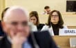 Ginebra (Suiza), 05/04/2024.- Meirav Eilon Shahar, la embajadora israelí ante la ONU en Ginebra, observa el sentido de la votación de la resolución que condena el trato de Israel a los civiles en Gaza, este viernes, en el último día de la 55ª sesión del Consejo de Derechos Humanos de la ONU, en Ginebra (Suiza). EFE/ Salvatore Di Nolfi