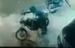 Captura de pantalla del circuito cerrado en que se ve cómo una persona desconocida roba la moto de un bombero voluntario en Areguá.