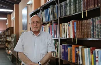 El poeta Jacobo Rauskin formará parte de la mesa redonda sobre Literatura paraguaya en la Biblioteca Municipal.