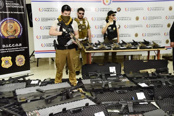 Armas incautadas en el operativo Dakovo.