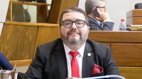 El diputado cartista Derlis Rodríguez recalcó que los parlamentarios no pueden ser acusados de nepotismo, por no ser ordenadores de gastos.