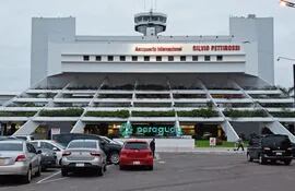 el-aeropuerto-internacional-precisa-ampliar-la-capacidad-de-su-estacionamiento--220817000000-1721205.jpg