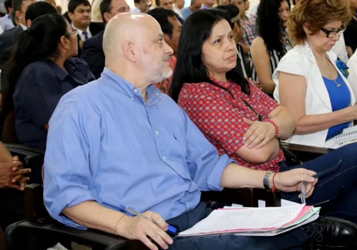 El exsenador Paraguayo Cubas y su esposa Yolanda Paredes solicitaron que su agrupación sea Partido Cruzada Nacional.