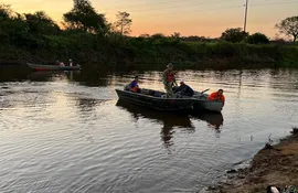 La Armada localizó dos cuerpos en el río Paraguay.