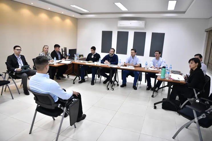 Concluyó la etapa de entrevistas presenciales a los postulantes para los 220 cargos en Itaipú.