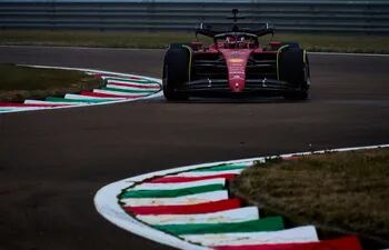 El nuevo Ferrari fue probado por Leclerc y Sainz antes de la pretemporada en Catalunya-Barcelona.
