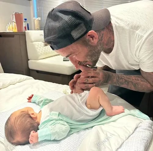 David Beckham conoció y lleno de mimos al pequeño hijo de Nadia Ferreira y Marc Anthony.