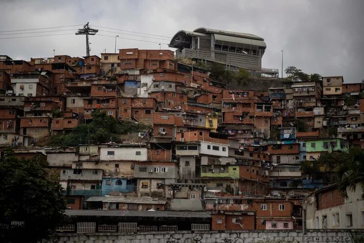 Barrio pobre tipo favela en Venzuela. El otrora rico país petrolero del Caribe, se haya sumido en la pobreza tras más de dos décadas de régimen chavista.