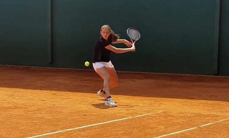 Magalí Barreto está en cuartos de singles y semifinal de dobles.