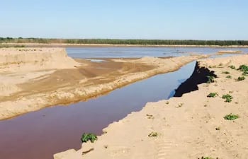 Uno de los brazos del Río Pilcomayo, cuyos pobladores enfrentan los severos efectos de la sequía.