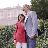 Los Reyes Felipe y Letizia en los Jardines del Moro del Palacio Real. La pareja hoy cumple 20 años de matrimonio.
