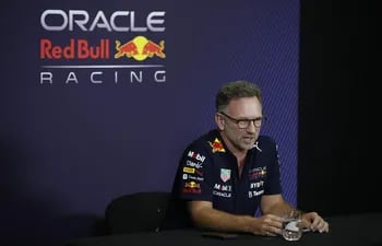 El director de Red Bull Racing team, Christian Horner, habla en una rueda de prensa hoy, antes de la primera practica para el Gran Premio de Fórmula Uno de Ciudad de México (México). La carrera se realizará el 30 de octubre de 2022 en el Autódromo Hermanos Rodríguez. Red Bull fue multado por la FIA.
