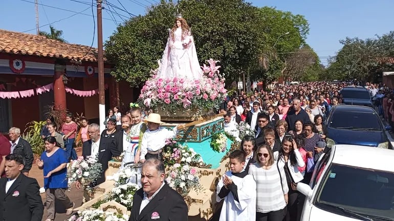 Luego de varios años de pausa la Virgen "Nuestra Señora del Rosario", volvió a salir en procesión en carroza.