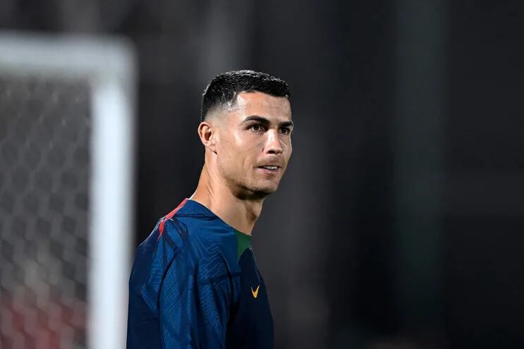 El delantero portugués Cristiano Ronaldo participa en una sesión de entrenamiento en Al Shahania SC, al noroeste de Doha, el 23 de noviembre de 2022, en la víspera del partido de fútbol de la Copa Mundial Qatar 2022 entre Portugal y Ghana.