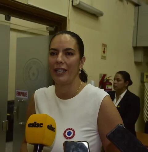 Claudia Centurión, ministra de Obras.