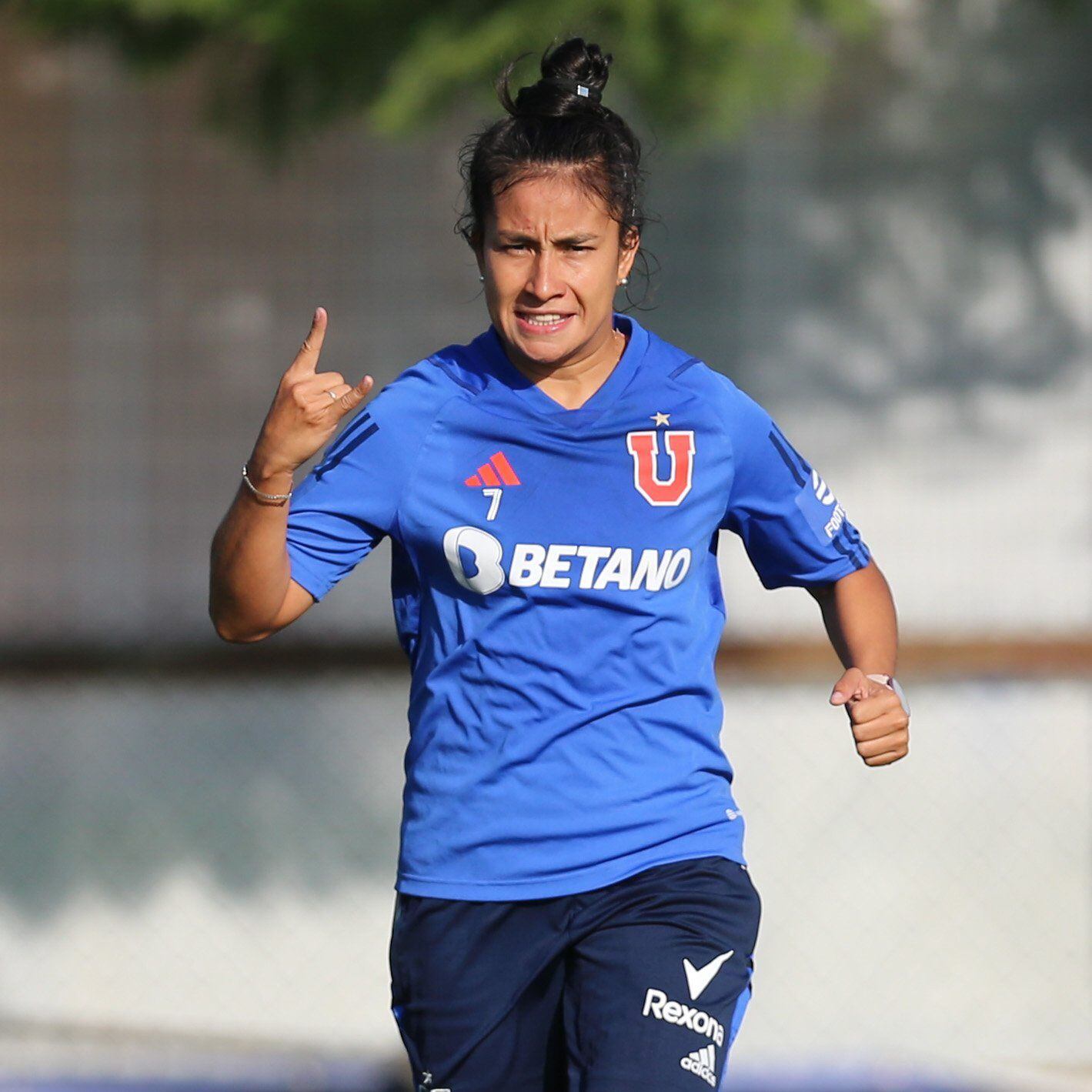 Rebeca Fernández suma tres goles en dos partidos con Universidad de Chile.