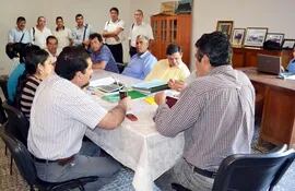 reunion-de-la-junta-municipal-de-acahay-hoy-se-define-la-aprobacion-o-rechazo-del-balance-del-intendente-alejo-fretes--205054000000-1080474.jpg