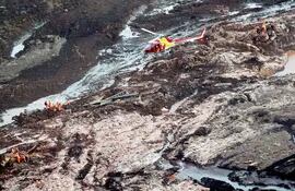 los-bomberos-y-rescatistas-continuan-con-la-busqueda-de-sobrevivientes-en-brumadinho-localidad-brasilena-en-donde-el-viernes-colapso-un-dique-miner-201346000000-1798623.jpg