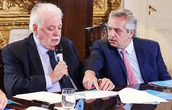 El ministro de Salud de Argentina Ginés García y el presidente Alberto Fernandez.