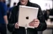 Apple presentó este martes nuevos modelos más avanzados de sus tabletas iPad; el chip M4, con capacidad para tareas de Inteligencia Artificial (IA), y actualizaciones en aplicaciones y accesorios complementarios, como el lápiz digital y el teclado ‘mágico’.