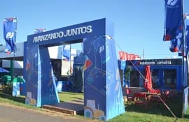 Stand de la Financiera Paraguayo Japonesa en la Feria Innovar 2024, que culmina en la fecha.