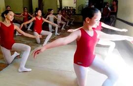 la-escuela-municipal-de-danzas-del-instituto-municipal-de-arte-lanza-hoy-su-temporada-de-apertura-en-el-centro-paraguayo-japones-julio-correa-esq-do-203637000000-1462480.jpg