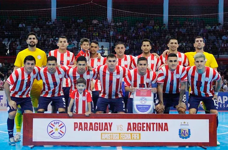 Selección paraguaya de futsal, que se prepara para ser anfitrión de la edición 14° de la Conmebol Copa América, en febrero.