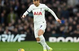 Son Heung-min jugó el sábado pasado con dos dedos entablillados el partido que Tottenham le ganó al Brighton por la Premier League.