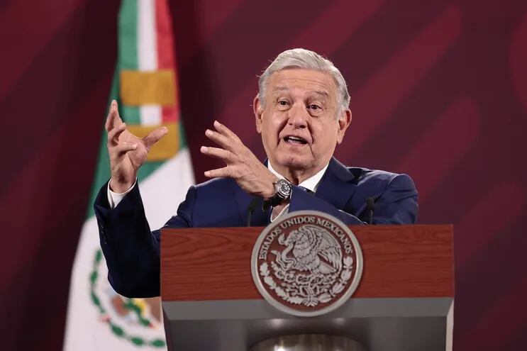 El presidente de México, Andrés Manuel López Obrador, habla durante su conferencia de prensa matutina en Palacio Nacional en la Ciudad de México (México).