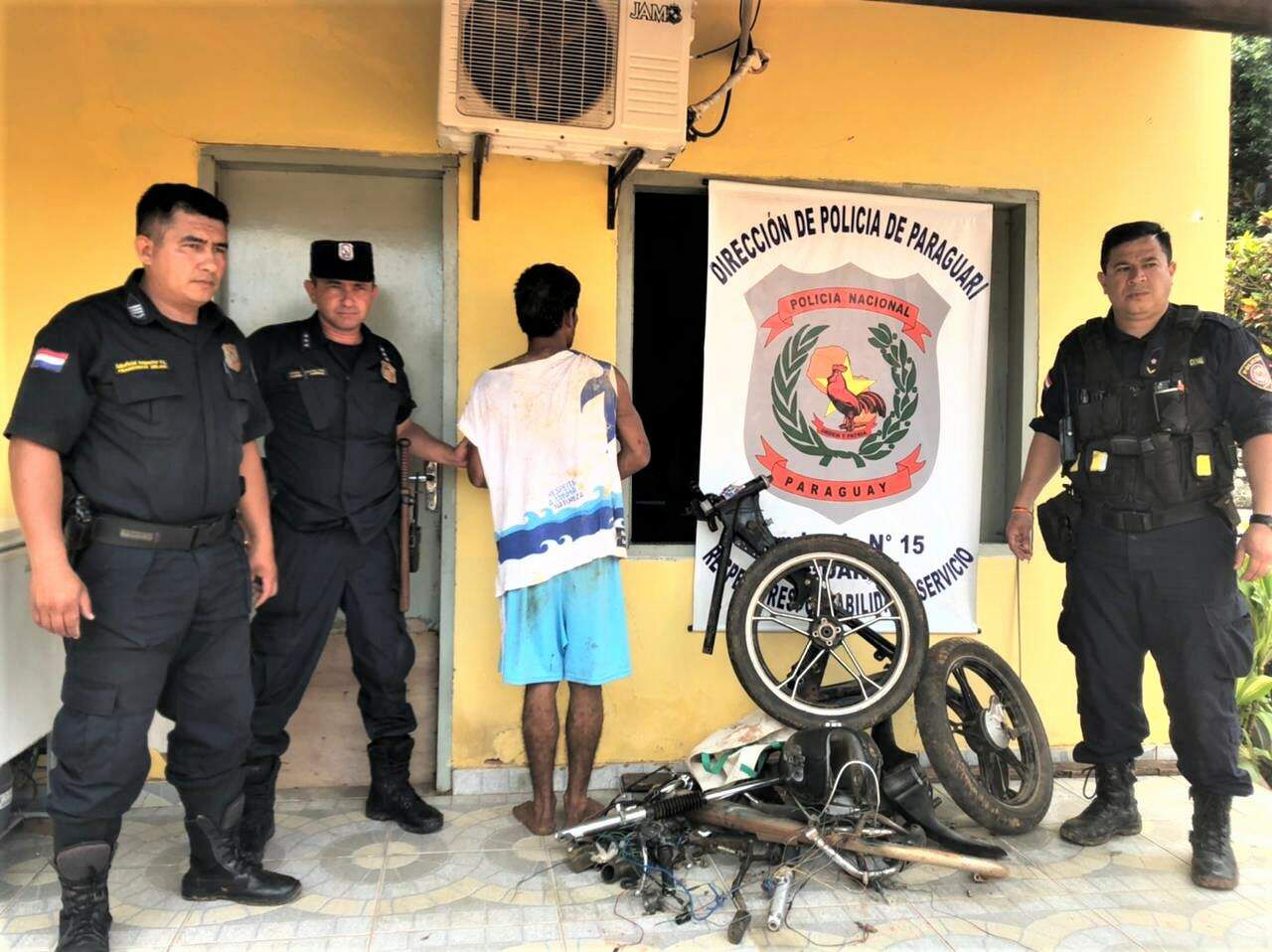 Tras persecución detienen a presunto roba moto en Yaguarón De emilce ramirez Destinatario foto@abc.com.py Fecha 28-10-2022 08:55