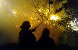 feroz-incendio-en-trinidad-04559000000-1503270.jpg
