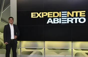Carlos Ortega conduce todos los domingos Expediente Abierto, por ABC TV.