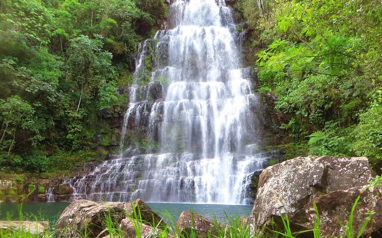 La majestuosa cascada del Salto Cristal, ubicado en el limite de los distritos de Borja (Guairá) y La Colmena (Paraguarí).