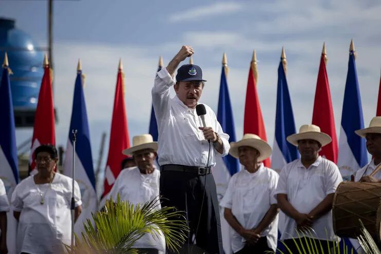 El actual gobernante de Nicaragua, Daniel Ortega, habla durante un recorrido por la localidad de Masaya.