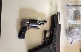 Parte de las armas de fuego halladas y requisadas en la Penitenciaria Regional de Concepción.