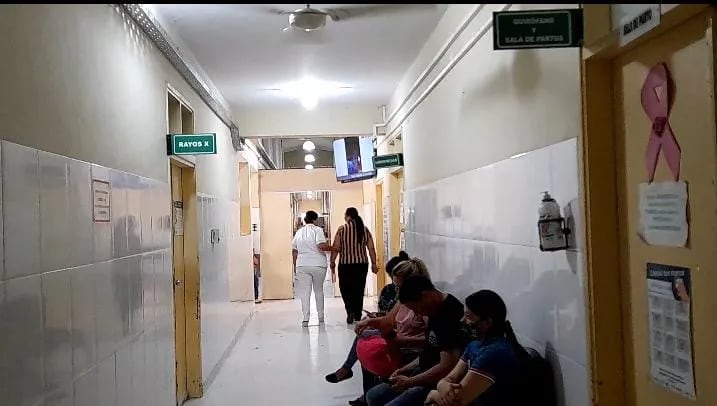 Muchas personas acuden diariamente al Hospital Regional de Pilar para consultar ante la aparición de los síntomas de dengue y Chikunguña.