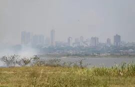 Varios barrios de Asunción se encuentran con el aire insalubre debido a los incendios forestales.