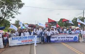 Los docentes siguen movilizados en el Cruce Guaica de Santani y otros puntos de San Pedro