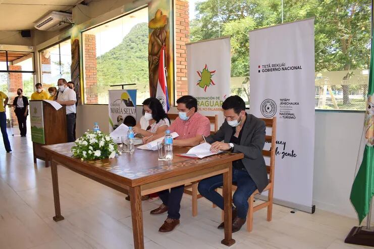 Firman acuerdo para posicionar en primer lugar al departamento de Paraguarí como destino turístico y viaje seguro.