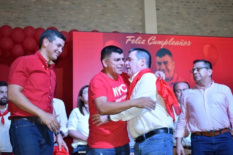 El jefe comunal aseguró a Santiago Peña, que él es la única esperanza para el país luego de Cartes.