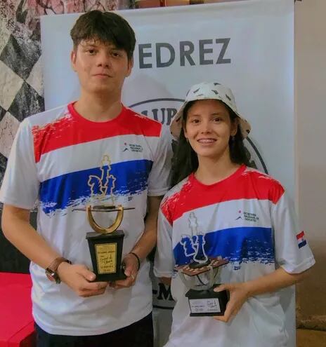 Los hermanos ajedrecistas Ángel y Helen Montiel se lucieron en el Campeonato “Copa Ciudad de Oberá 2022” en Argentina.