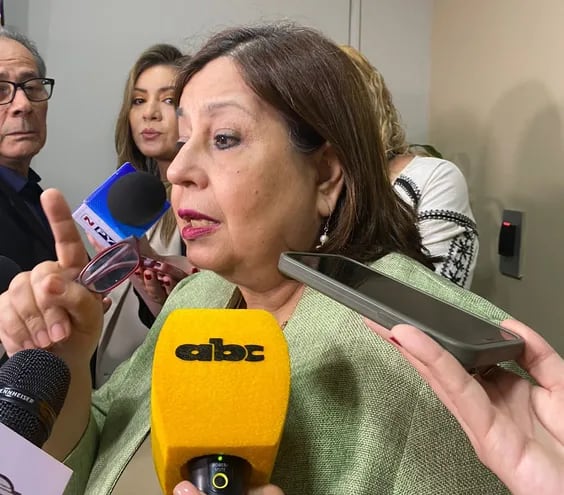 La senadora del Frente Guasu, Esperanza Martínez.