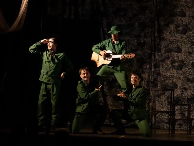 La obra es llevada a la escena por la Compañía Teatral Roque Sánchez-Graciela Pastor, en la Manzana de la Rivera.