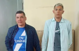 Cristian David Candia Recalde (izq.) y Brian Adrián Martínez Méndez fueron capturados por los agentes de la comisaría 16° de Asunción, tras una persecución por la avenida De la Victoria de la capital.