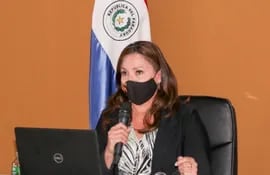 Abog. Gail Gina González Yaluff, presidenta del Indert. Desafía a los agroganaderos que demuestren que están en situación regular.