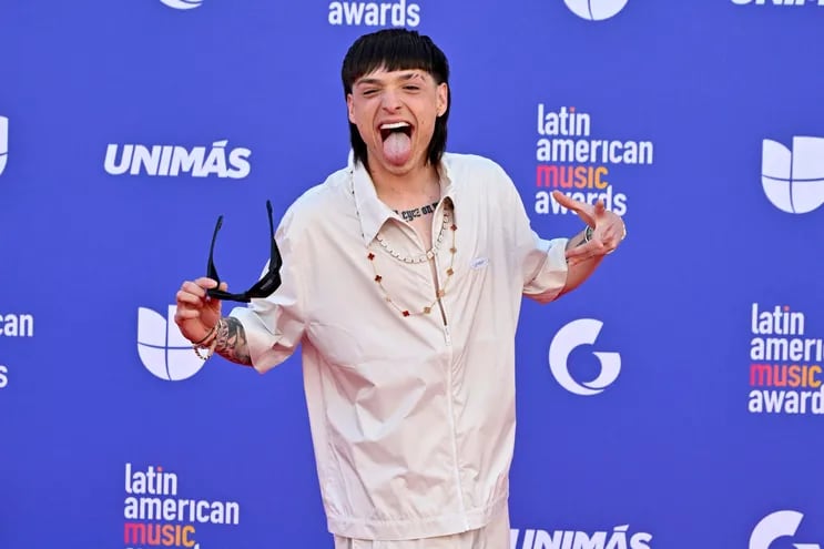 El cantante mexicano Peso Pluma canceló su presentación en Tijuana, tras haber recibido amenazas.