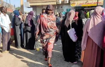 Medio millón de personas han sido desplazadas en la región sudanesa de Al Yazira a causa de los combates entre el Ejército y el grupo paramilitar Fuerzas de Apoyo Rápido (FAR) desde el pasado abril según un comunicado de la Oficina de Naciones Unidas para la Coordinación de Asuntos Humanitarios (OCHA en inglés).