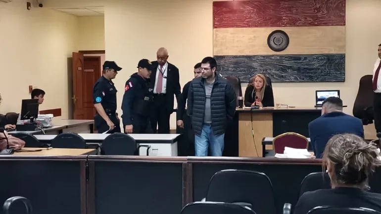 Gregorio "Papo" Morales intentó mediante su inconducta, suspender por vigésima vez la audiencia preliminar que analiza elevar la causa por el asesinato de Robert Fabián Marín a juicio oral y público.